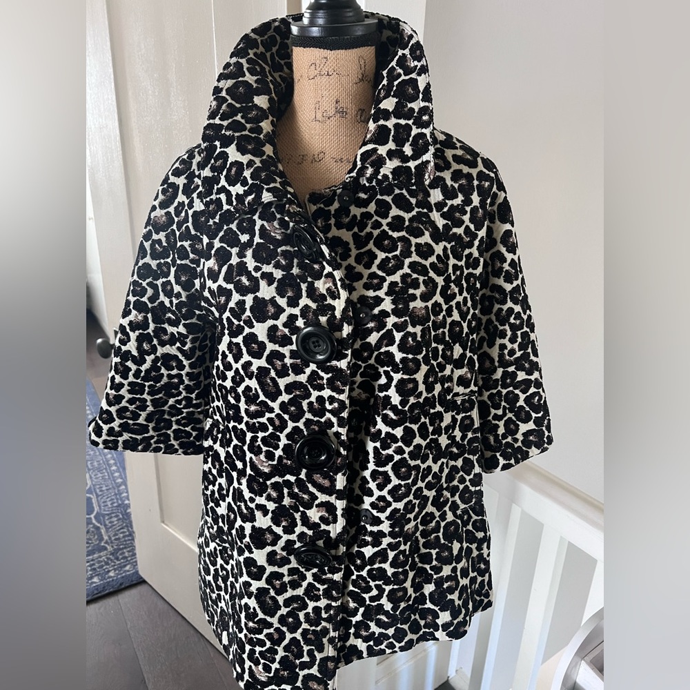 Forever 21 woman’s leopard coat size Medium